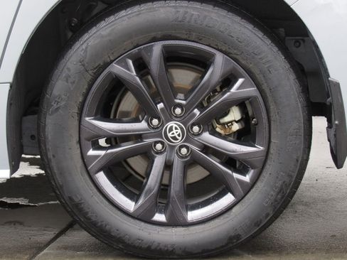 Certified 2024 Toyota Sienna XLE Woodland Edition AWD/4WD image 44