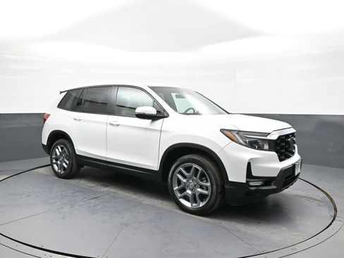 Certified 2023 Honda Passport EX-L image 4