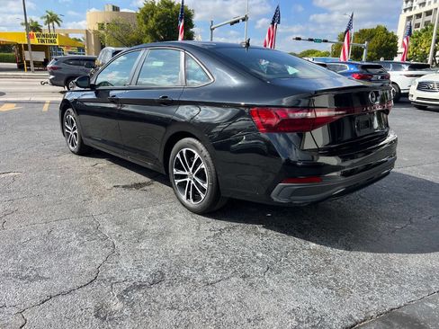 Used 2025 Volkswagen Jetta Sport image 3