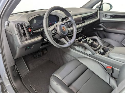Used 2026 Porsche Cayenne image 4