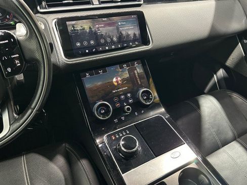 Used 2019 Land Rover Range Rover Velar R-Dynamic SE AWD/4WD image 4