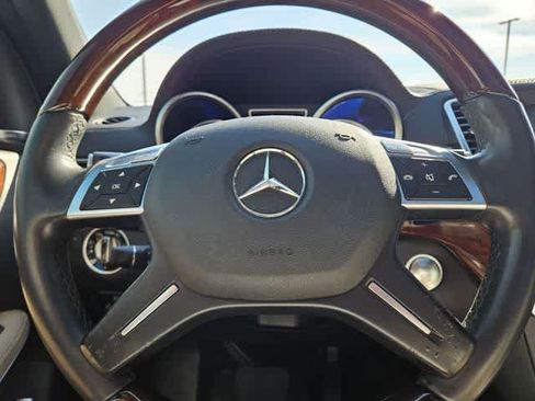 Used 2014 Mercedes-Benz GL 550 4MATIC image 24