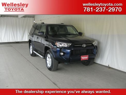 Certified 2021 Toyota 4Runner SR5 Premium image 1