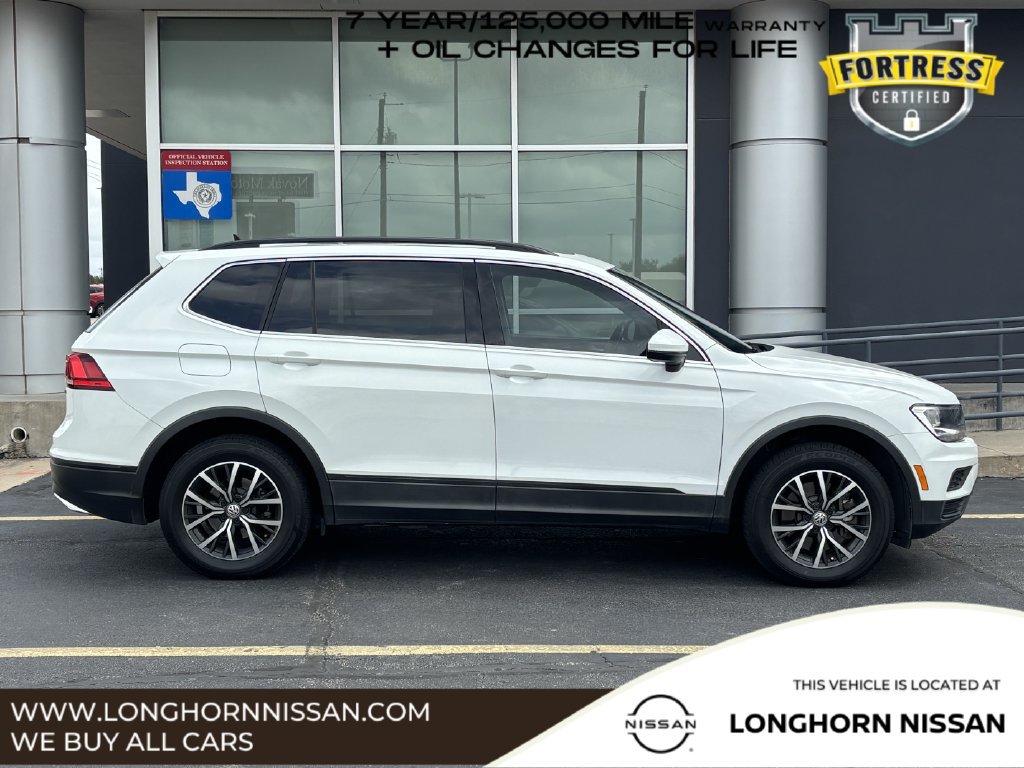 Used 2019 Volkswagen Tiguan SE w/ Panoramic Sunroof Package AWD/4WD image 2