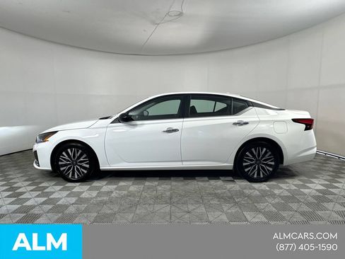 Used 2025 Nissan Altima 2.5 SV FWD image 10