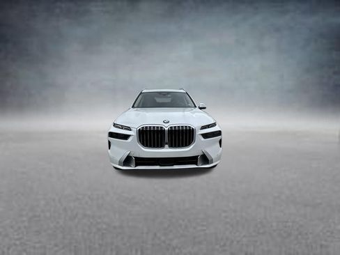 Used 2025 BMW X7 xDrive40i AWD/4WD image 2