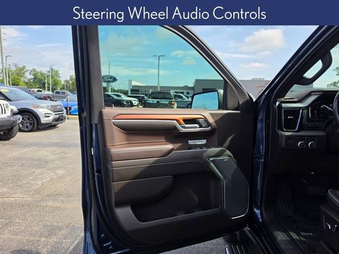 Used 2023 GMC Sierra 1500 Denali w/ Denali Reserve Package AWD/4WD image 11