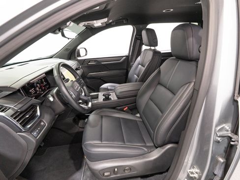 Used 2026 GMC Acadia Elevation w/ Elevation Premium Package FWD image 15