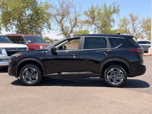 Certified 2025 Nissan Rogue SV FWD image 3