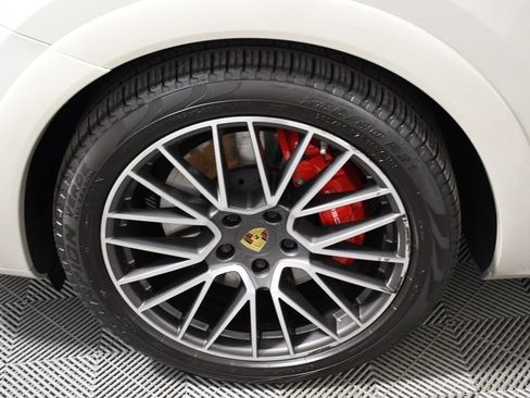 Used 2021 Porsche Cayenne GTS AWD/4WD image 11