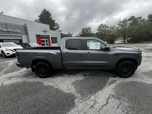 New 2026 Nissan Frontier SV w/ Tow Package AWD/4WD image 8