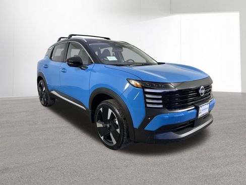 New 2026 Nissan Kicks SR w/ Cold Weather Package image 3