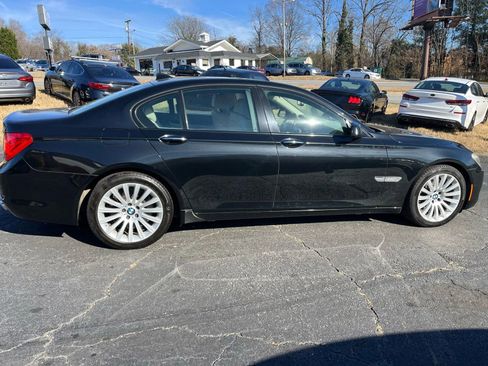 Used 2009 BMW 750i RWD image 8