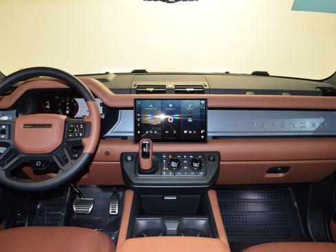 Certified 2025 Land Rover Defender 110 AWD/4WD image 35