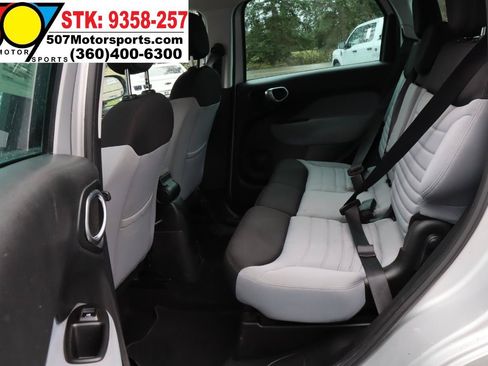 Used 2014 FIAT 500L Easy w/ Popular Equipment Group FWD image 14