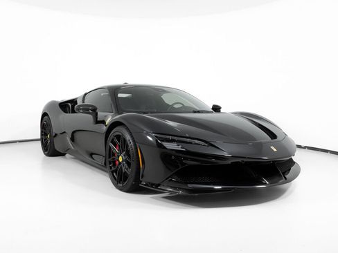 Used 2023 Ferrari SF90 Stradale AWD/4WD image 6