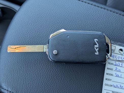 Used 2025 Kia Soul LX FWD image 32