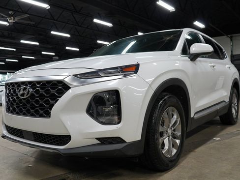 Used 2019 Hyundai Santa Fe SE FWD image 1