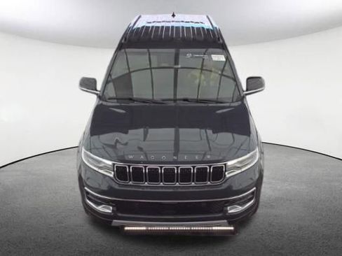 Used 2023 Jeep Wagoneer Series II image 2