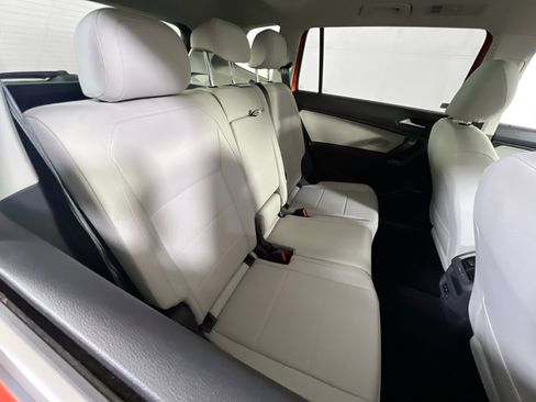 Used 2019 Volkswagen Tiguan SE w/ Panoramic Sunroof Package AWD/4WD image 26