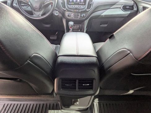 Used 2022 Chevrolet Equinox RS w/ Infotainment Package image 13