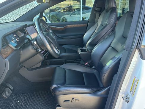 Used 2020 Tesla Model X Long Range image 12