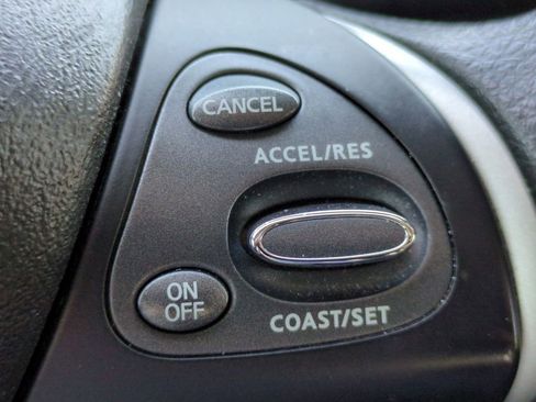 Used 2019 Nissan Pathfinder S image 24