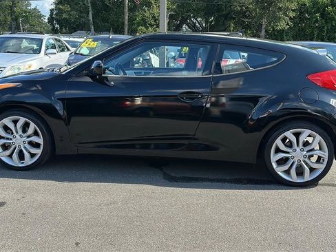 Used 2013 Hyundai Veloster w/ Style Pkg FWD image 12