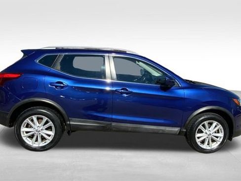 Used 2017 Nissan Rogue Sport SV w/ SV Premium Package AWD/4WD image 10