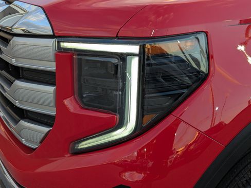 Certified 2023 GMC Sierra 1500 SLE image 9