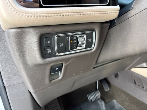 Used 2022 Lincoln Nautilus Reserve w/ Equipment Group 201A image 14