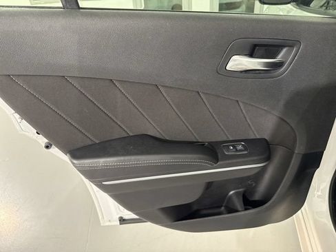 Used 2022 Dodge Charger SXT RWD image 16