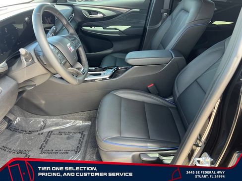 Used 2025 Buick Envista Sport Touring w/ Convenience II Package FWD image 9