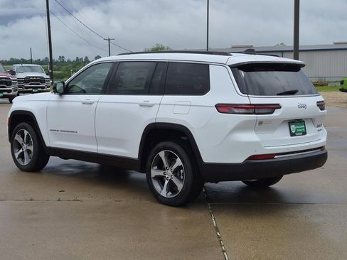 New 2026 Jeep Grand Cherokee L Limited w/ Luxury Tech Group II RWD image 4