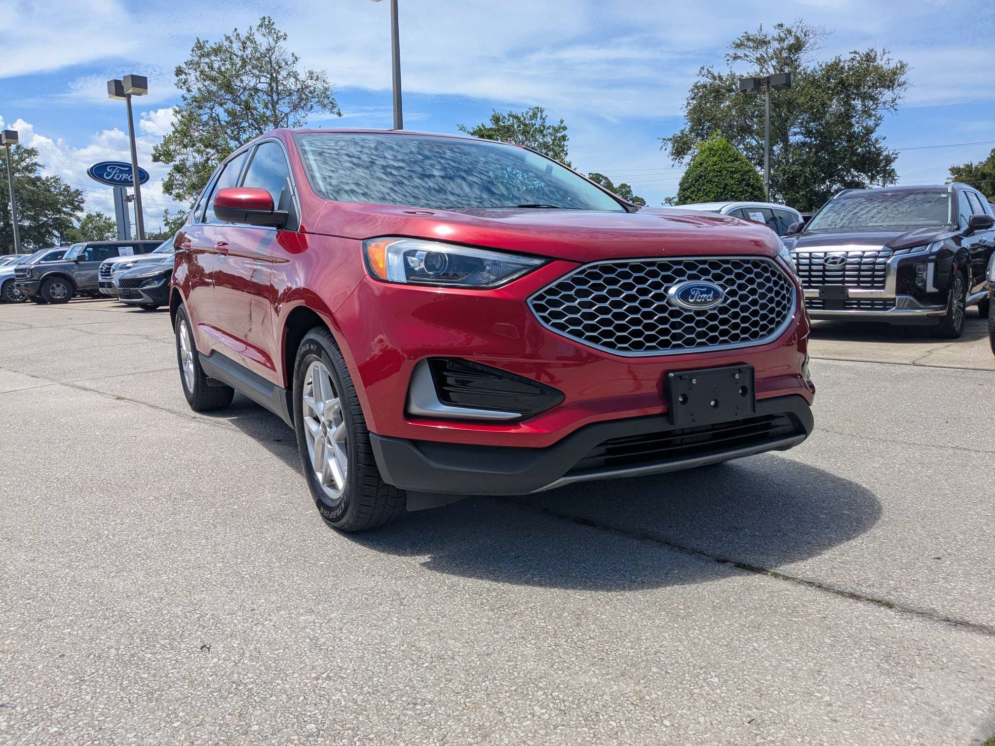 Used 2024 Ford Edge SEL AWD/4WD image 2