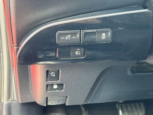 Certified 2021 Toyota Prius Prime LE w/ Carpet Mat Package (TMS) image 25