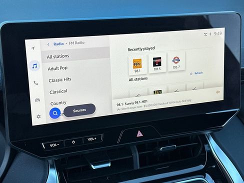 Used 2024 Toyota Venza XLE image 25