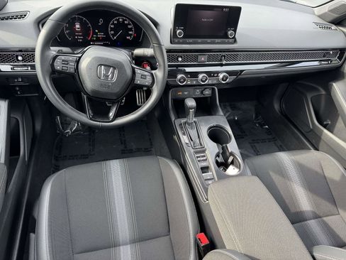 Used 2023 Honda Civic Sport image 2