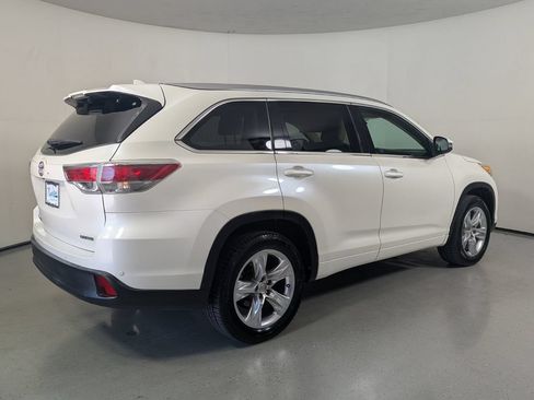 Used 2014 Toyota Highlander Limited w/ Driver Technology Package FWD image 7