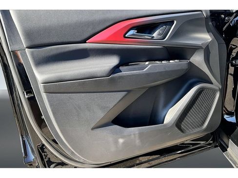Used 2024 Chevrolet Equinox EV RS FWD image 20