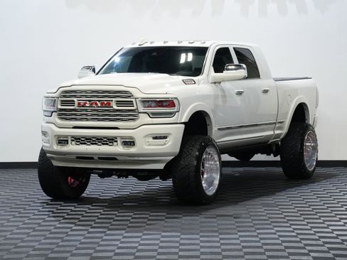 Used 2022 RAM 2500 Limited AWD/4WD image 3
