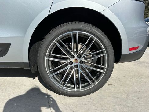 Used 2026 Porsche Macan image 41
