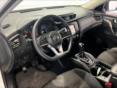 Used 2019 Nissan Rogue S FWD image 17