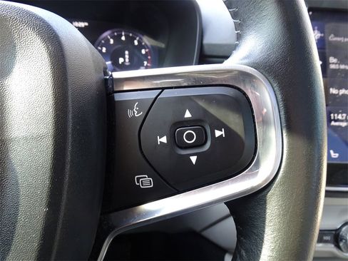 Used 2019 Volvo XC40 T5 Inscription image 21