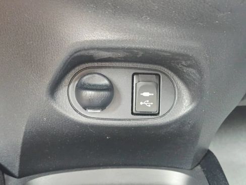 Used 2015 Toyota Yaris SE FWD image 24