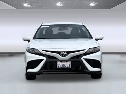 Used 2022 Toyota Camry SE w/ Convenience Package FWD image 5