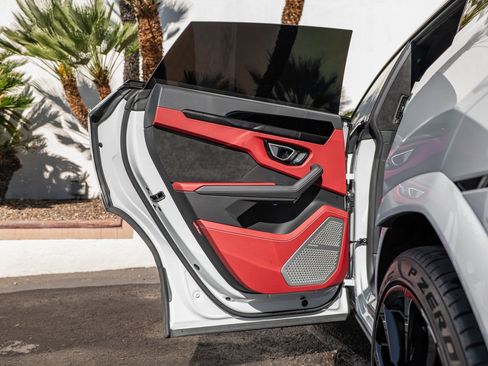 Used 2024 Lamborghini Urus S image 41