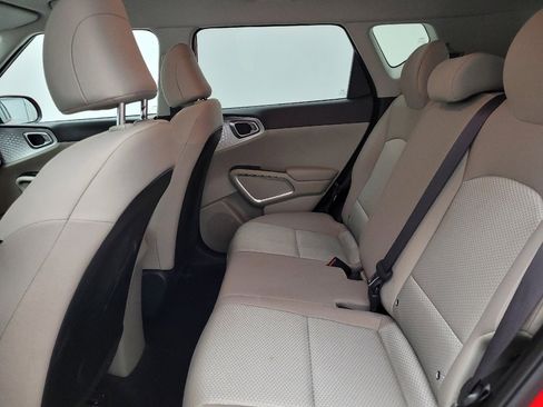 Used 2025 Kia Soul LX w/ LX Technology Package image 18