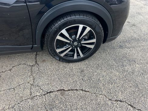 Used 2019 Nissan Kicks SV FWD image 25