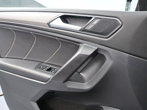 Certified 2023 Volkswagen Tiguan SE R-Line AWD/4WD image 6